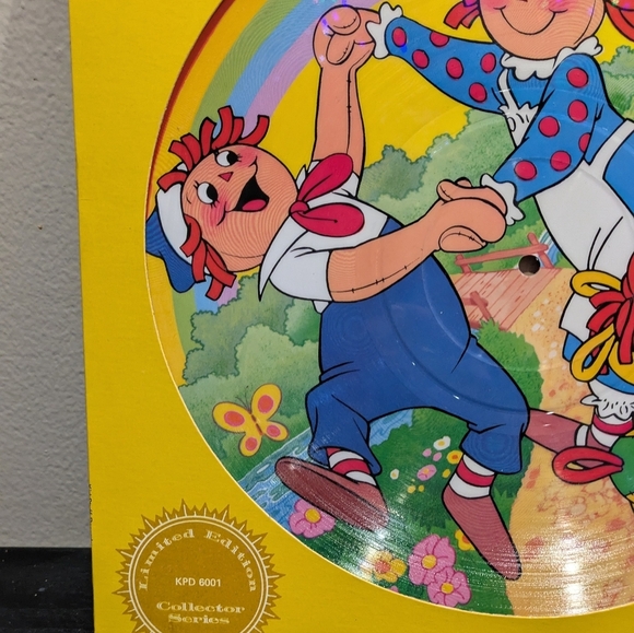 Raggedy Ann & Andy Happiness Album Picture Disc Vinyl Record - Picture 4 of 9